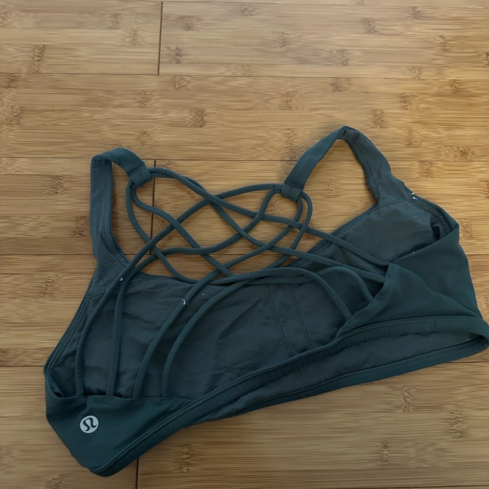 Lululemon sports bra size 12 green